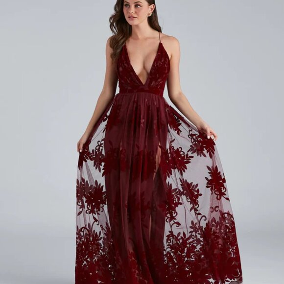 NWT Windsor Formal Velvet Burgundy Dress (Small) - Picture 3 of 6